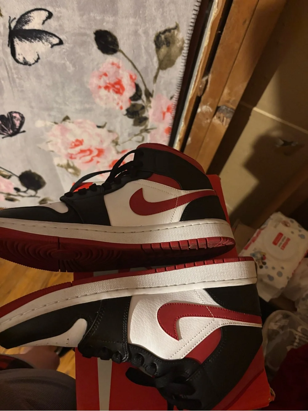 Nike Men's Mid-Top Sneakers in White, Black & Red